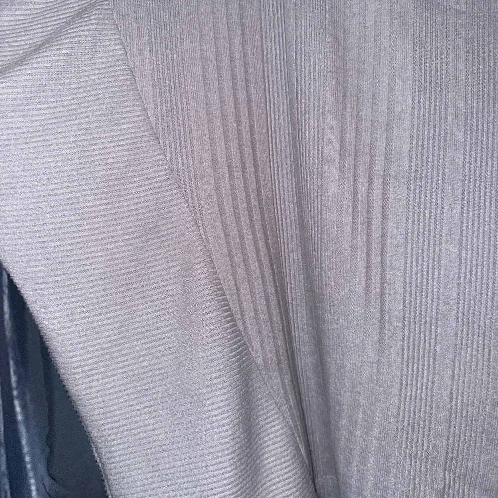 Simply Vera Vera Wang Ribbed Tan Sweater - Picture 4 of 6